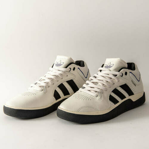 [BRM2099570] 아디다스 - Tyshawn 맨즈  (White/Black)  Adidas