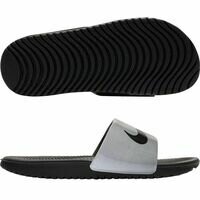 [BRM1994458] 나이키 카와 SE2 슬리퍼 키즈 Youth CW1656-001  (OFF NOIR/BLACK/WHITE) Nike Kawa Slide
