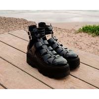 [BRM1982600] 티유케이 블랙 페이턴트 글라디에이터 Dino 러그 샌들 플랫폼 우먼스 A9734  T.U.K. Black Patent Gladiator Lug Sandal Platforms
