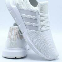 [BRM2005369] 아디다스 우먼스 스위프트 런 W 스니커 - 화이트 캐주얼화  ADIDAS Women&#039;s Swift Run Sneaker White